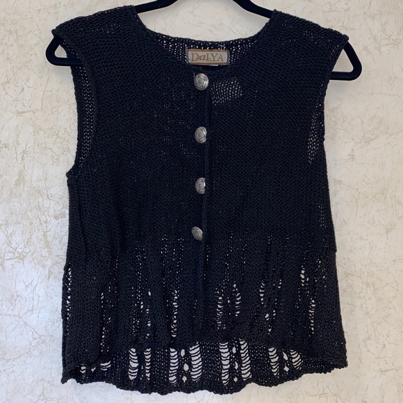 Dalya Knit Vest - Picture 1 of 12